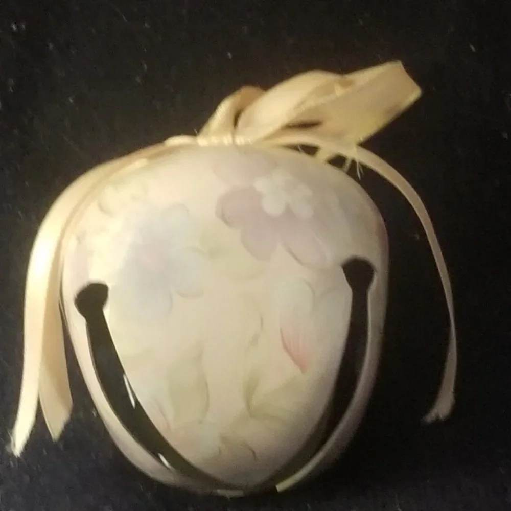 Ornament: vtg flower-decorated metal bell, $6 to add to a bundle